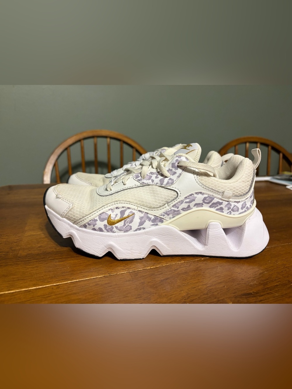 Women’s Nike RYZ 365 2 Lace-Up Sneakers White Animal Print DO2797-100 Size 7